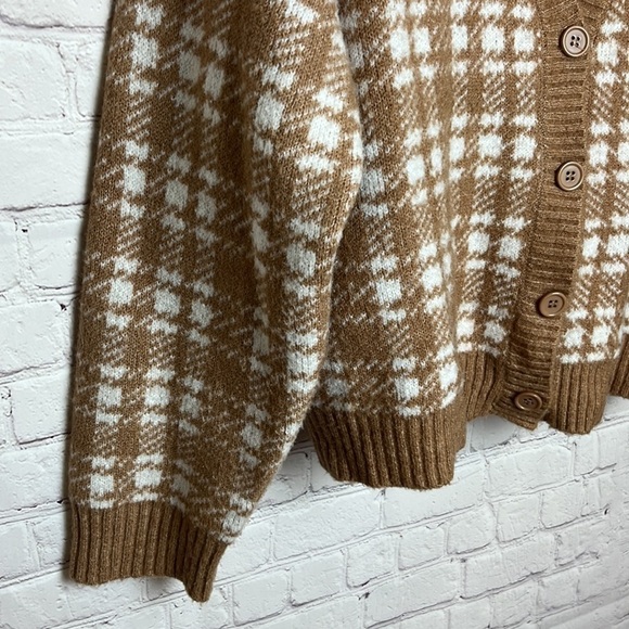 Almost Famous Tan and White plaid Print Sweater Twinset - Picture 3 of 13